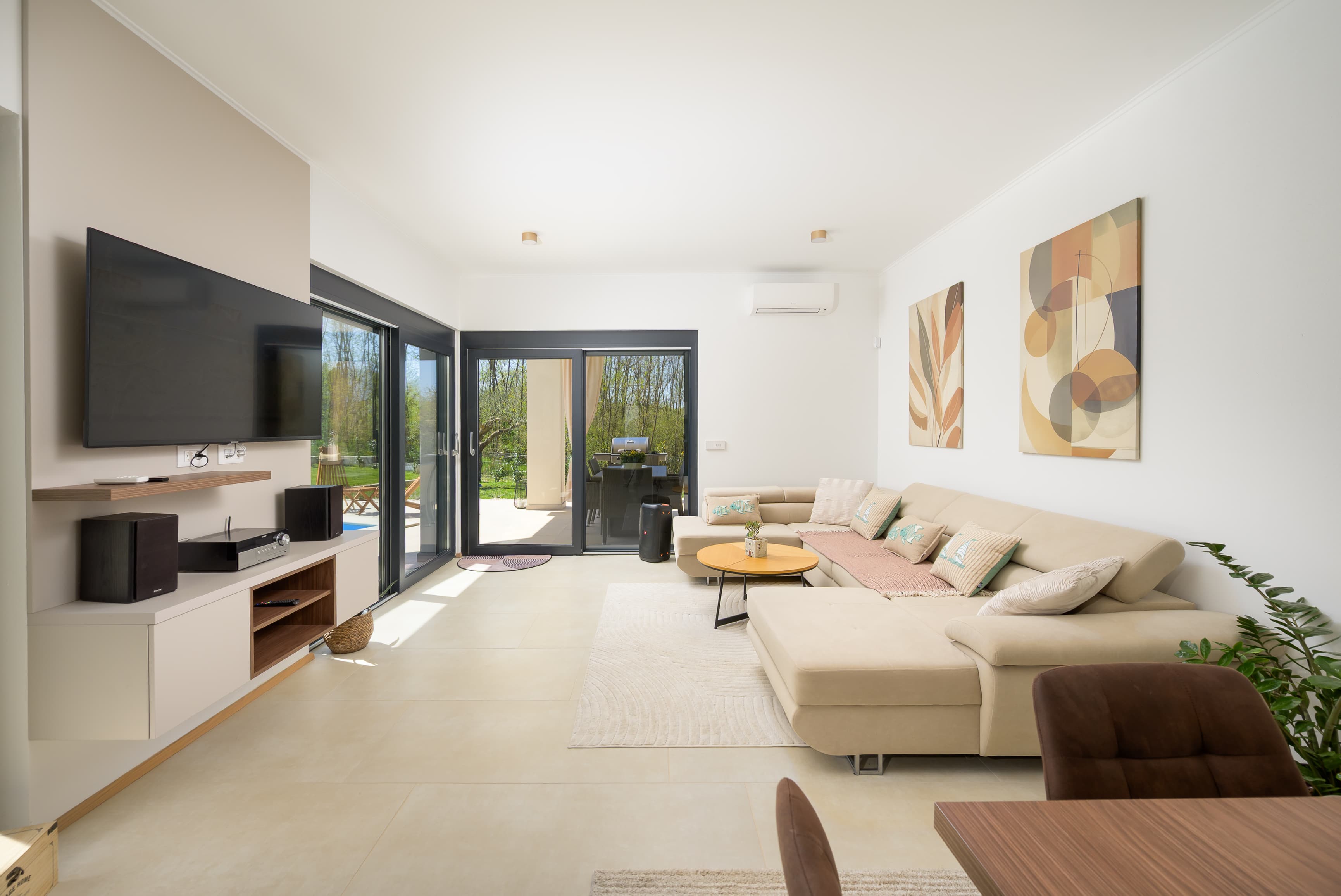 Living room opening onto the garden